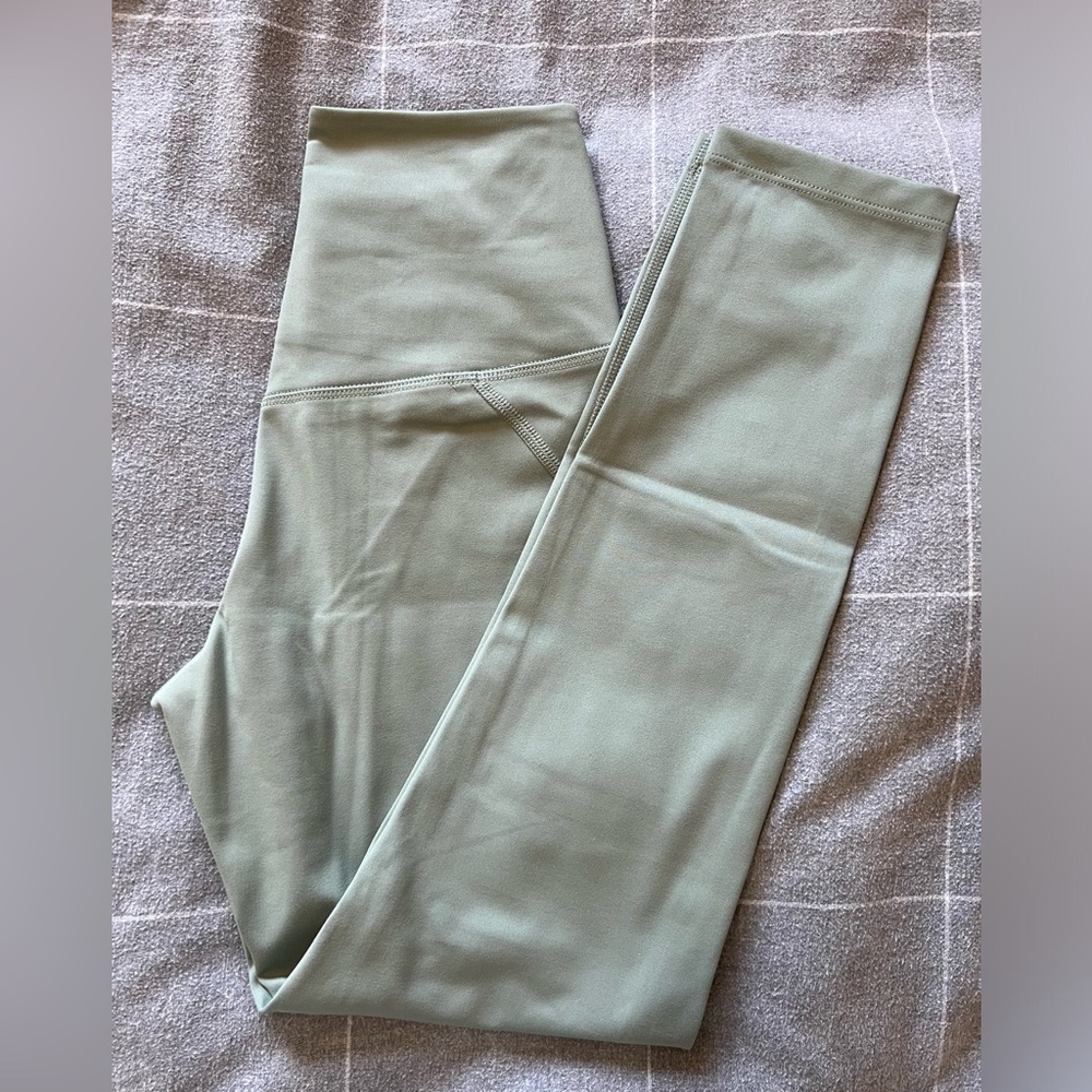 Girlfriend collective Compressive High-Rise Legging in 23 3/4" Inseam / XS